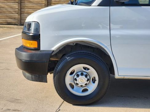 Used 2025 Chevrolet Express 3500 LS RWD image 14