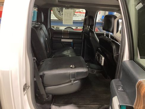 Used 2016 Ford F150 Lariat w/ Equipment Group 502A Luxury AWD/4WD image 11
