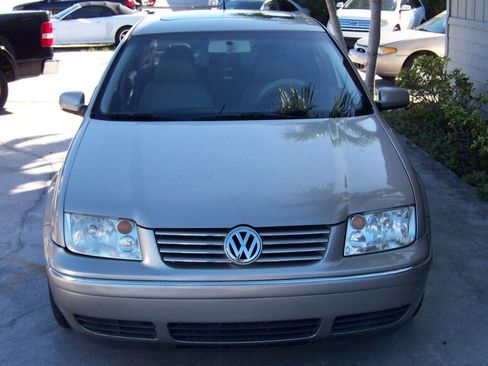 Used 2005 Volkswagen Jetta GLS image 3