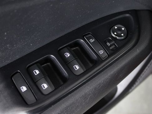 Certified 2024 Hyundai Venue Limited FWD image 23
