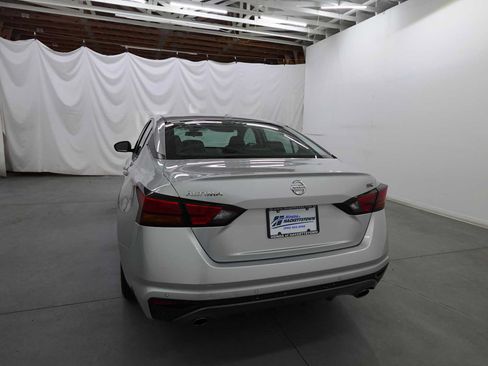 Used 2020 Nissan Altima 2.5 SR FWD image 7