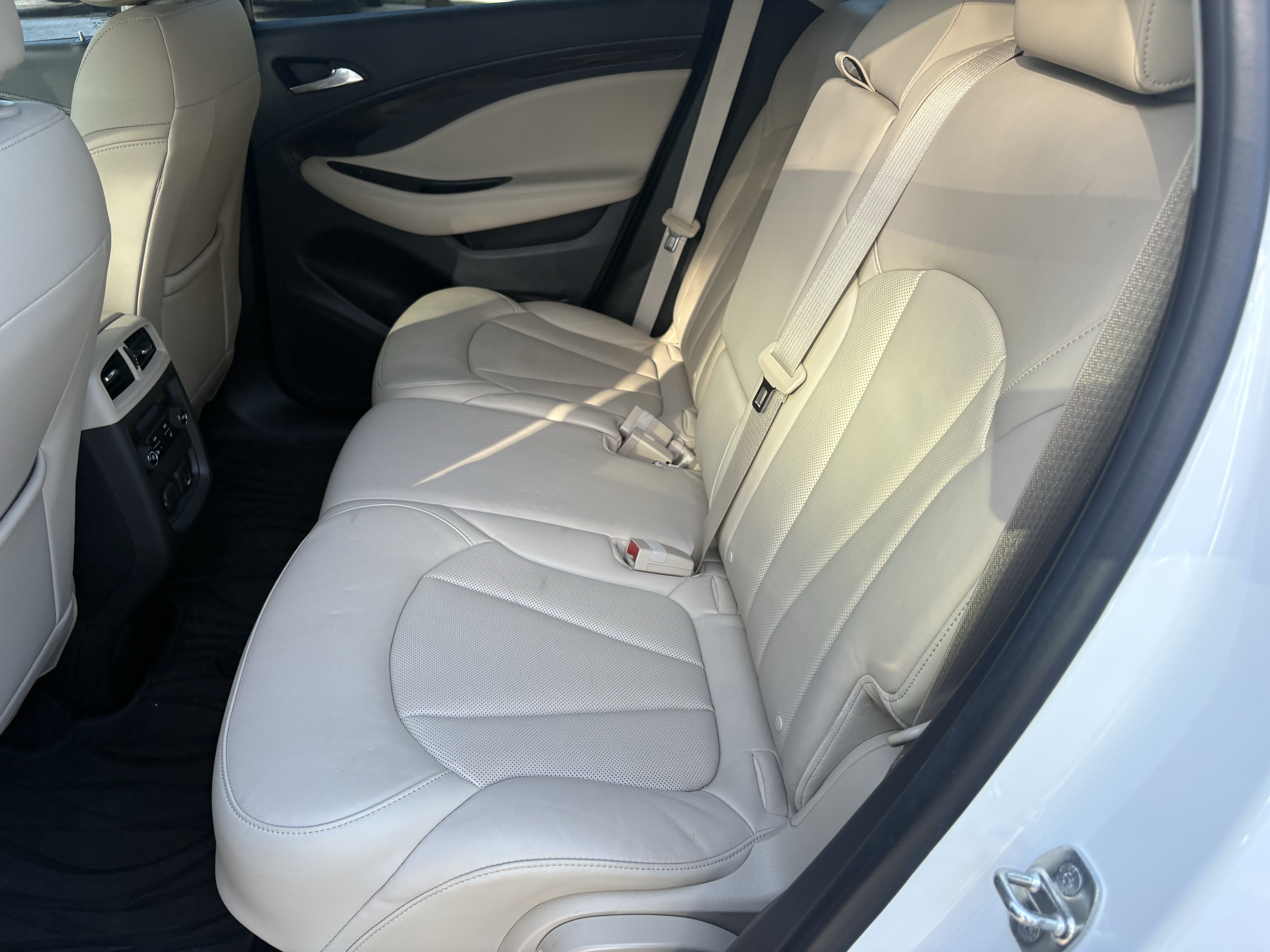 Certified 2020 Buick Envision Essence FWD image 9