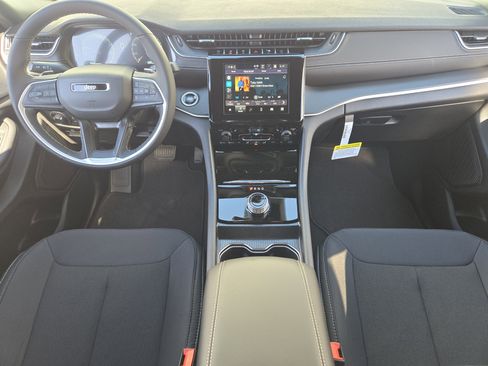 New 2026 Jeep Grand Cherokee Laredo X image 21