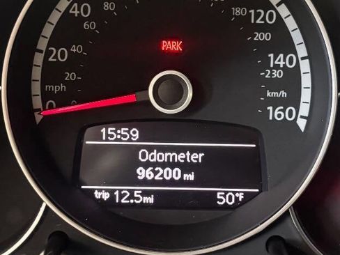 Used 2014 Volkswagen Beetle R-Line image 10