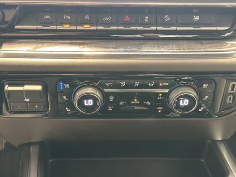 Used 2024 Chevrolet Silverado 1500 LTZ AWD/4WD image 15