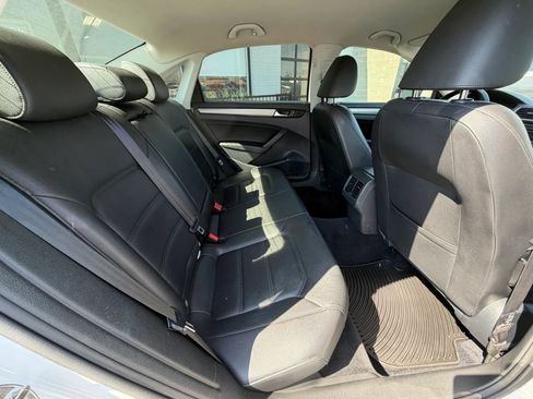 Used 2014 Volkswagen Passat 1.8T SE FWD image 15