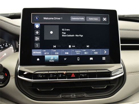 Used 2025 Jeep Compass Limited image 11