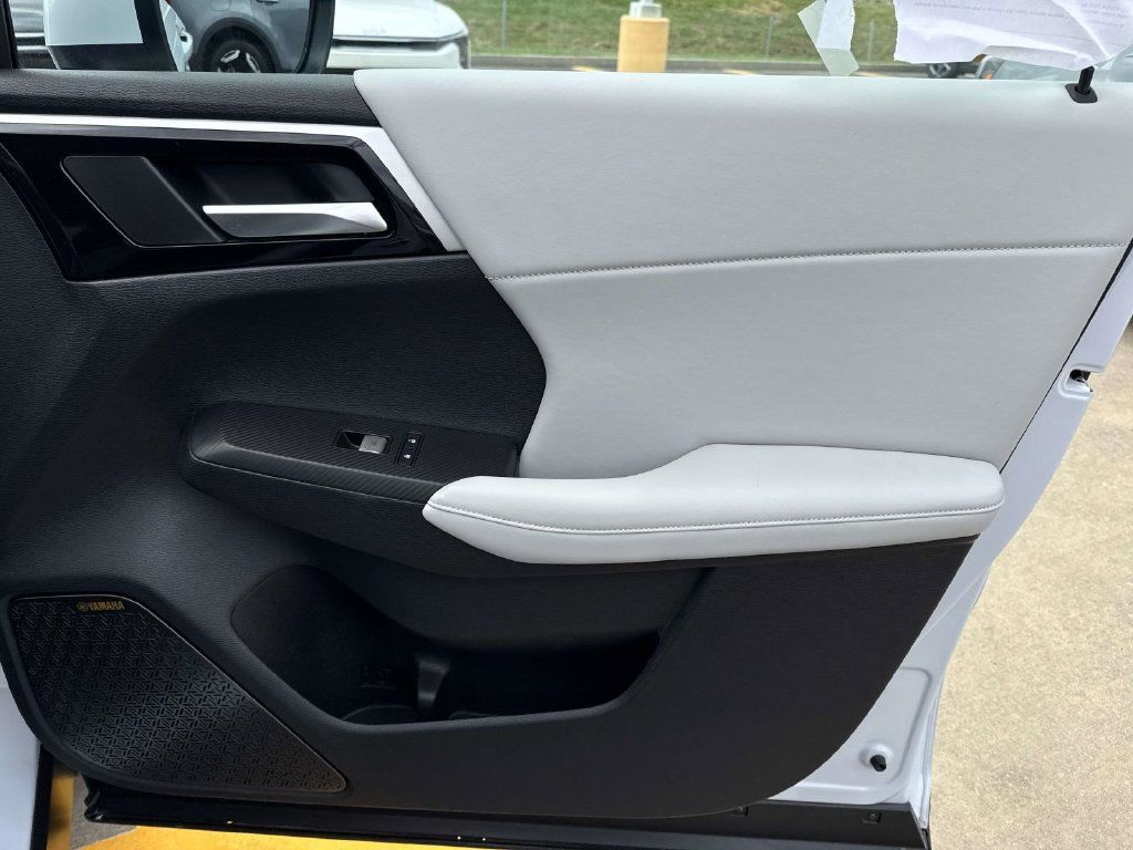Used 2026 Mitsubishi Outlander SE FWD image 18