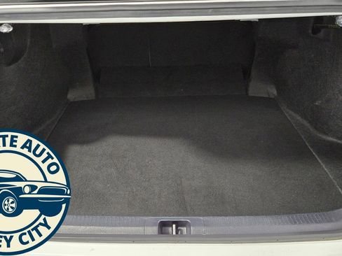 Used 2024 Toyota Camry SE image 28