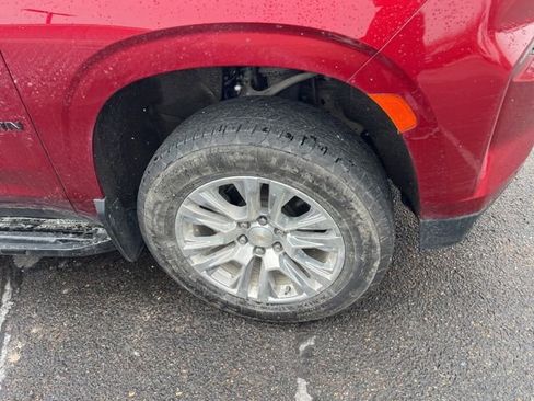 Used 2022 Chevrolet Suburban RST w/ Luxury Package image 8