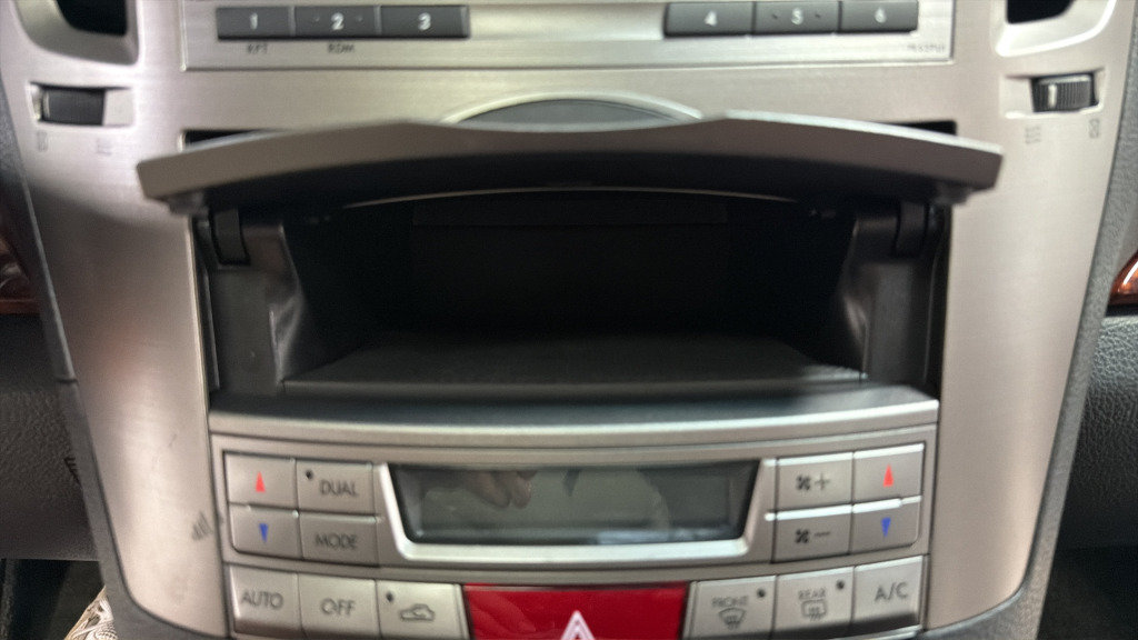 Used 2012 Subaru Outback 2.5i Limited w/ Moonroof Pkg AWD/4WD image 25