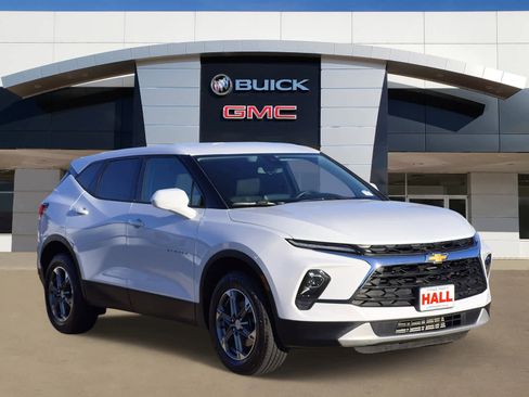 Certified 2025 Chevrolet Blazer LT image 1