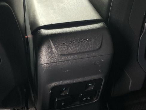 Used 2023 Ford Bronco Black Diamond w/ Sasquatch Package image 24