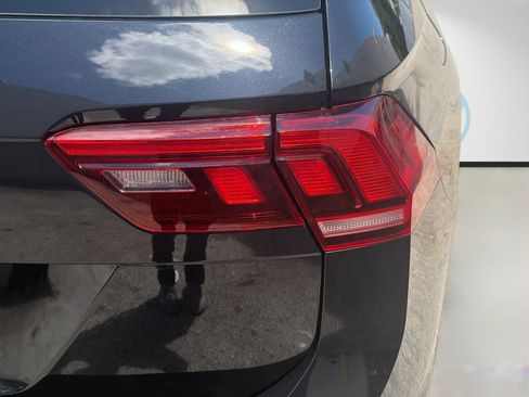 Certified 2022 Volkswagen Tiguan S FWD image 28