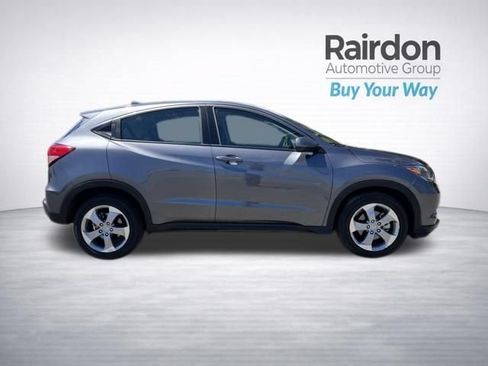 Used 2018 Honda HR-V LX image 8