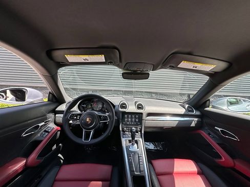Certified 2022 Porsche 718 Cayman S RWD image 6
