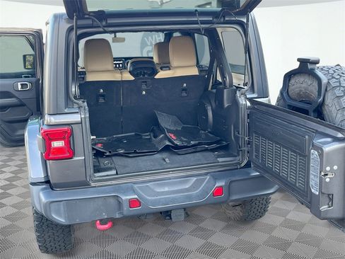 Used 2018 Jeep Wrangler Unlimited Rubicon image 26