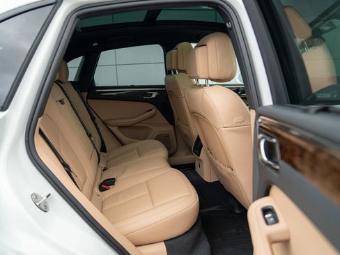 New 2026 Porsche Macan image 26