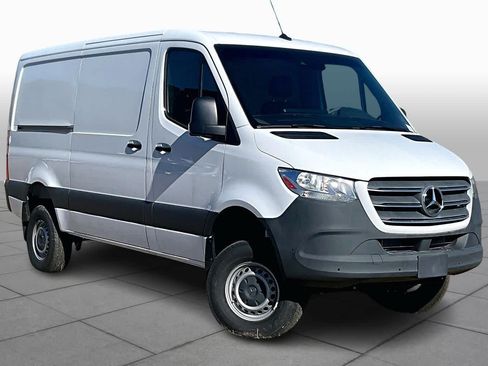 Used 2024 Mercedes-Benz Sprinter 2500 image 3
