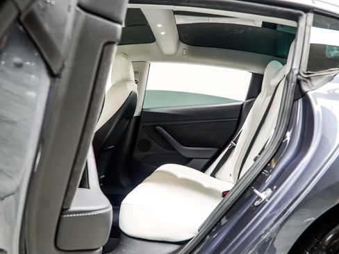 Used 2022 Tesla Model 3 Performance image 32