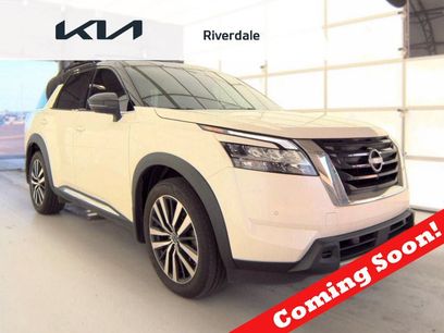 Used 2024 Nissan Pathfinder Platinum