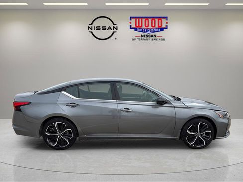 Certified 2025 Nissan Altima 2.5 SR image 2