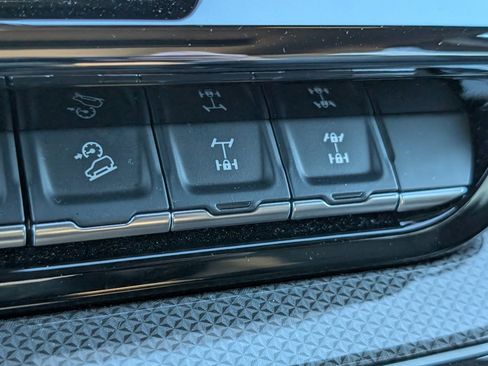 Used 2025 Chevrolet Silverado 1500 ZR2 w/ Technology Package image 15