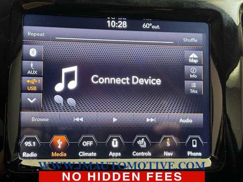 Used 2019 Jeep Cherokee Limited w/ Technology Group AWD/4WD image 24