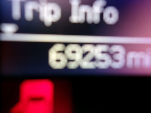 Used 2015 Chrysler Town & Country Touring-L w/ Driver Convenience Group image 22