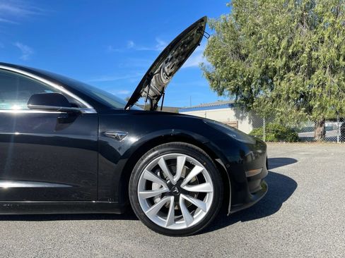 Used 2020 Tesla Model 3 Standard Range Plus image 24