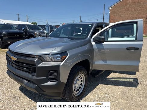 Used 2025 Chevrolet Colorado W/T AWD/4WD image 10