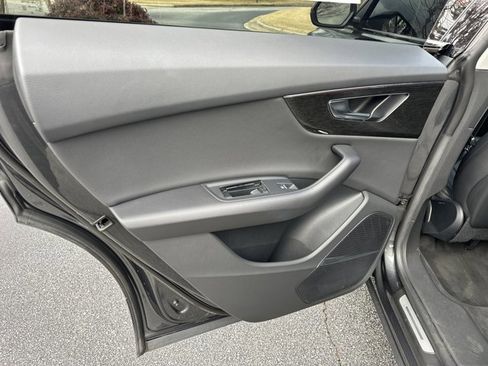 Used 2021 Audi Q8 Premium Plus image 26