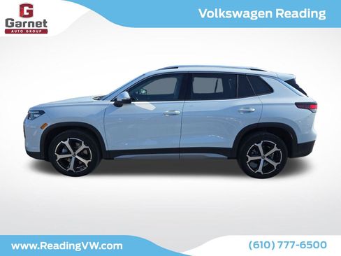 New 2026 Volkswagen Tiguan SE image 2