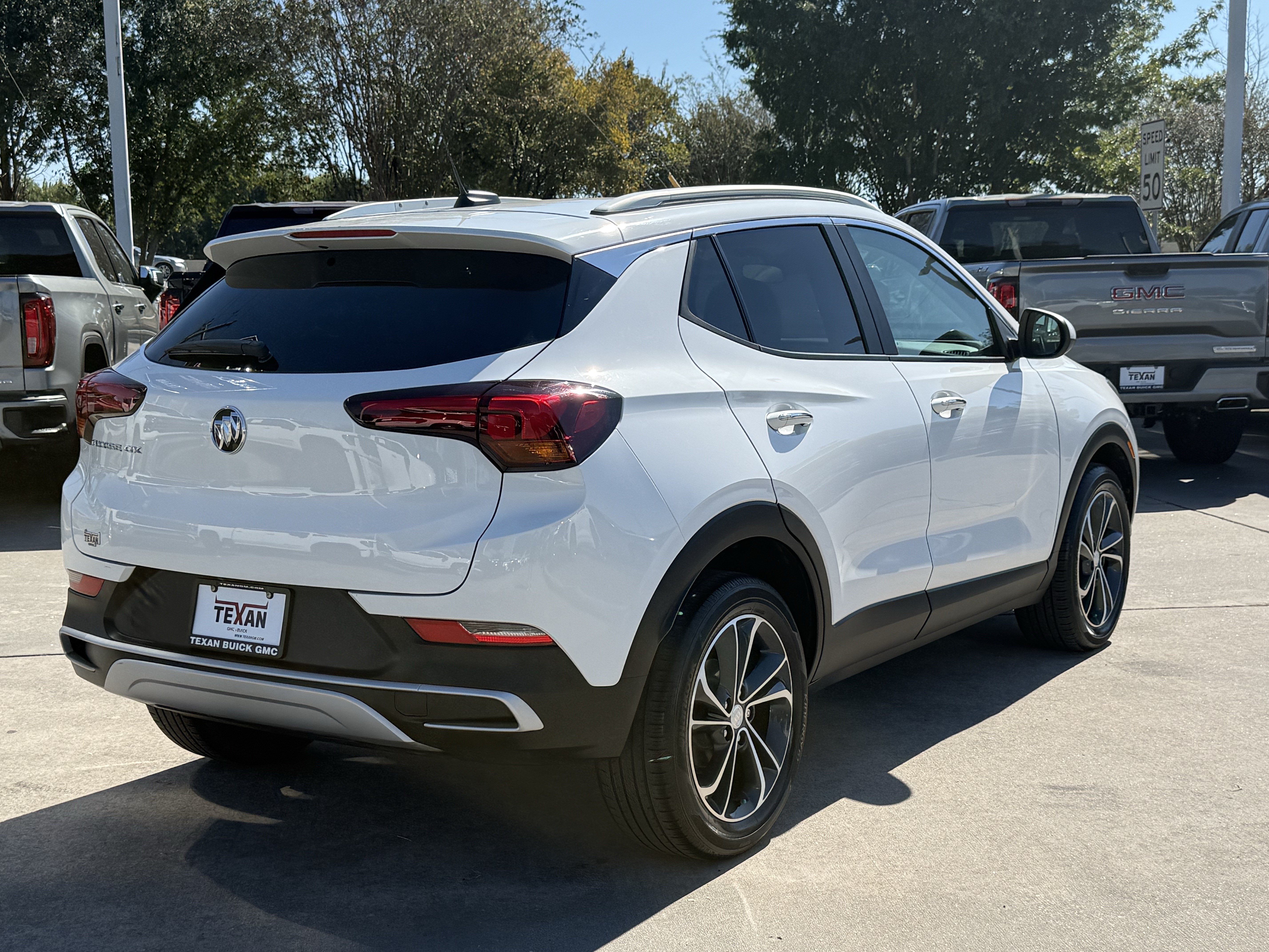 Used 2023 Buick Encore GX Select FWD image 5