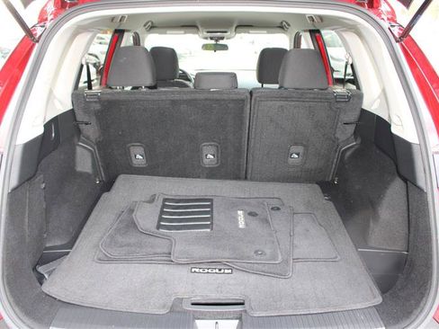 Used 2023 Nissan Rogue S image 18