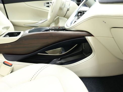 Used 2021 Aston Martin DBX AWD/4WD image 82