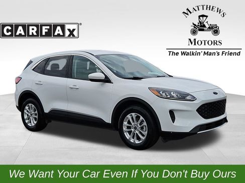Used 2021 Ford Escape SE image 1