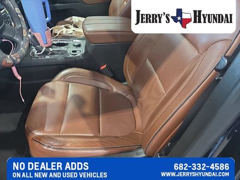 Used 2020 Chevrolet Traverse High Country FWD image 7