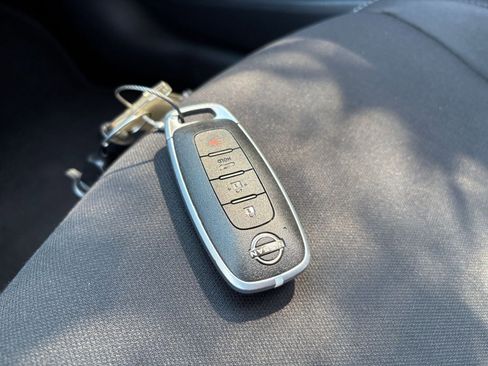 Used 2025 Nissan Sentra SV FWD image 18