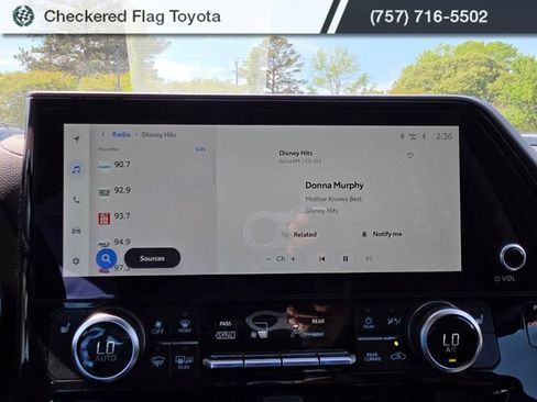 Used 2025 Toyota Highlander XLE image 15