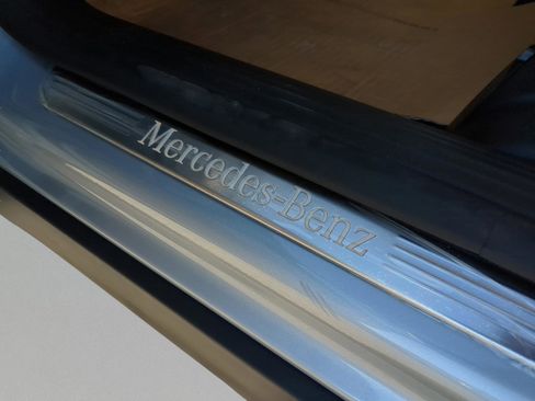 New 2025 Mercedes-Benz GLB 250 image 17