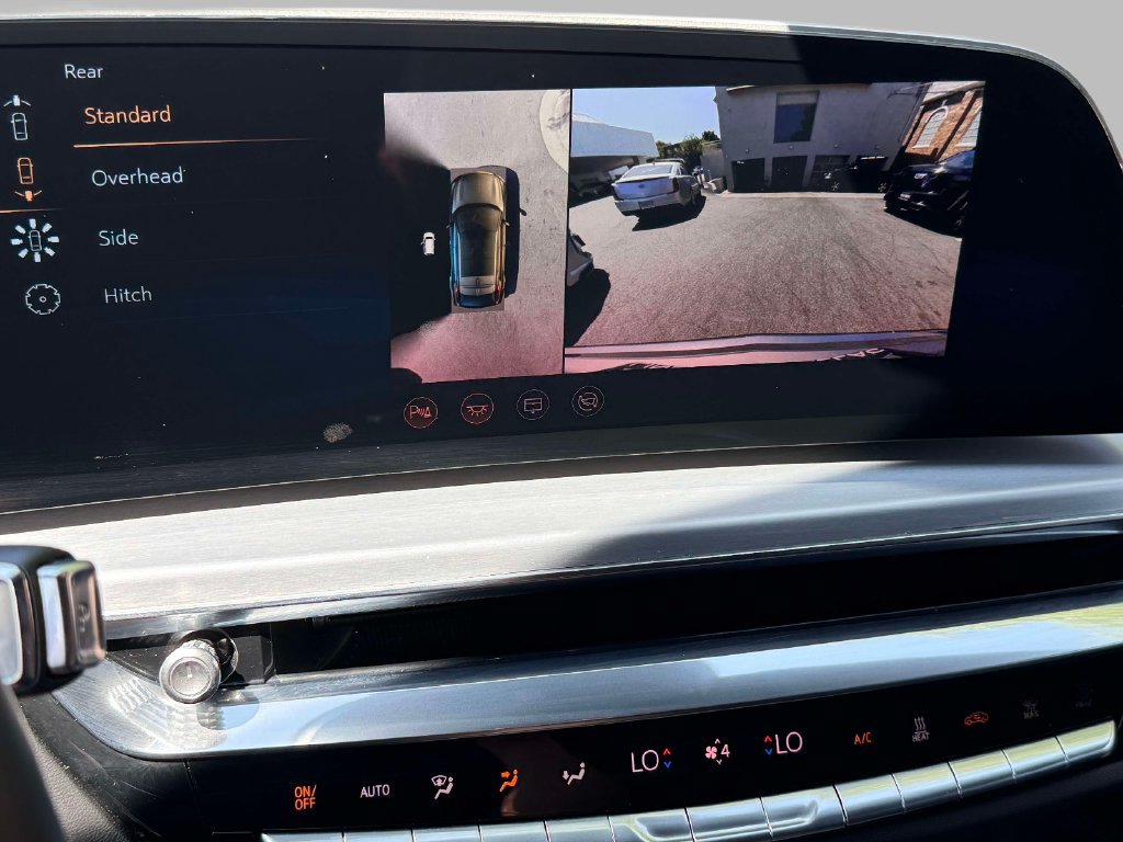 Certified 2024 Cadillac Lyriq Luxury AWD/4WD image 7