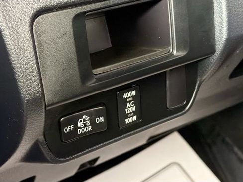 Used 2016 Toyota Tacoma TRD Sport AWD/4WD image 10