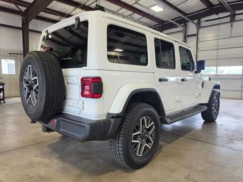 Used 2024 Jeep Wrangler Unlimited Sahara AWD/4WD image 5
