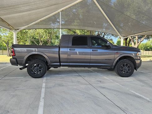 Used 2022 RAM 2500 Laramie w/ Night Edition AWD/4WD image 4