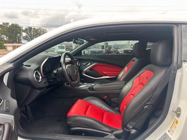 Used 2023 Chevrolet Camaro SS RWD image 31