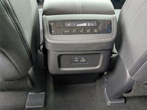 New 2025 Nissan Pathfinder SV w/ SV Premium Package image 28