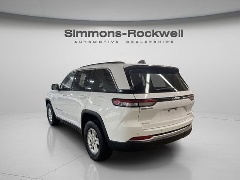 Used 2023 Jeep Grand Cherokee Laredo w/ Luxury Tech Group I image 7