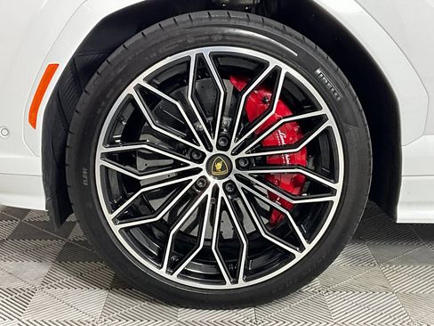 Used 2025 Lamborghini Urus SE image 29