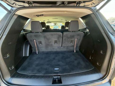 Used 2018 Chevrolet Traverse LT image 9